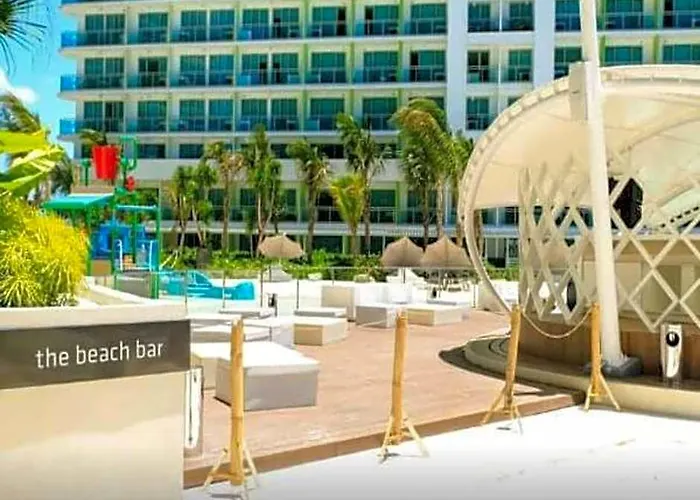 Hotel Azure Tropical Paradise Manila